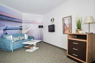 Апартаменты Apartamenty Prywatne 443 i 622 w Hotelu DIVA Колобжег Номер-студио с кроватью размера "king-size" и диван-кроватью-3